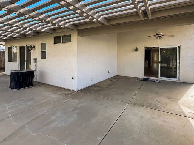 Building Photo - Single family home in Menifee!
