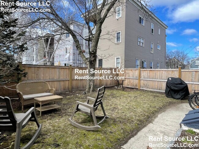 Building Photo - 12 Seven Pines Ave