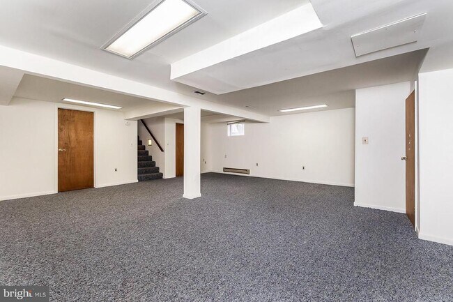 Building Photo - 409 Orleans Cir SW