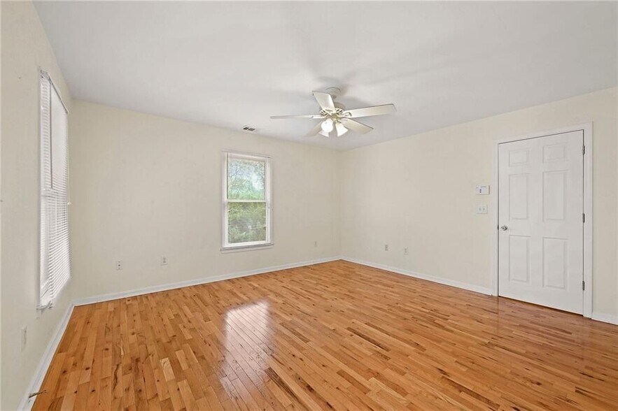 Building Photo - 247 Farrington Ave SE