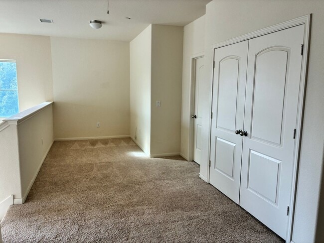 Building Photo - Bright 3BR 3BA Home w/ Community Pool & Dog Park • Fenced Backyard • Attached Garage in Round Rock