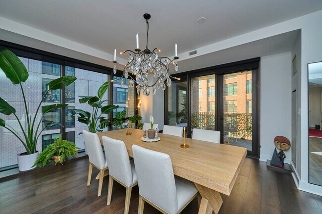 Building Photo - 16 W Broadway