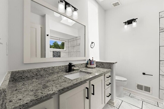 Building Photo - 6338 Stablewood Way