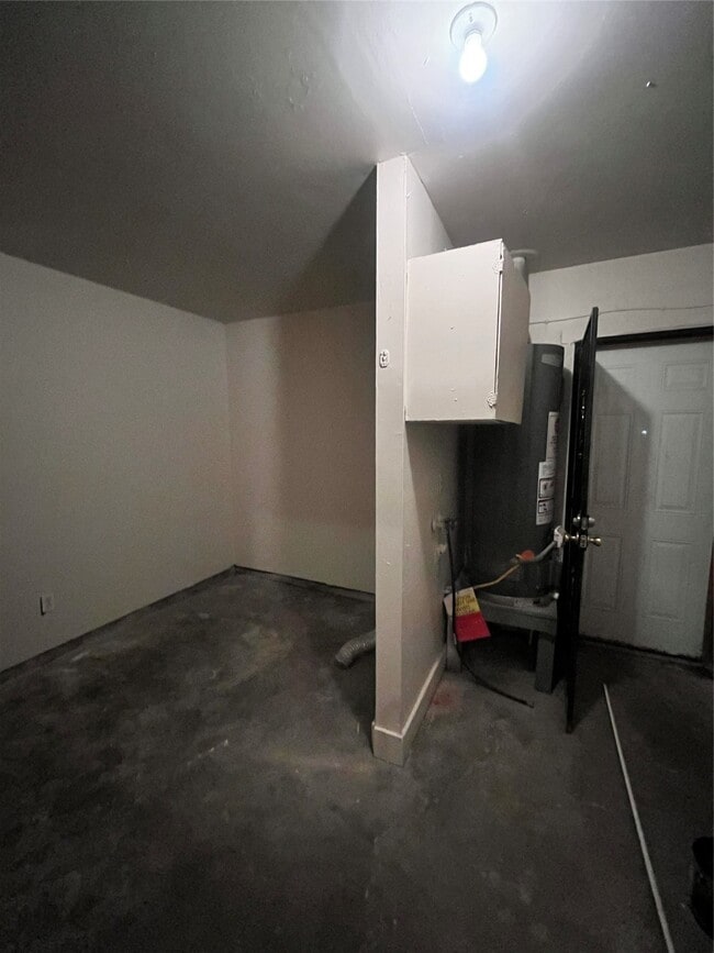Building Photo - 6415 Heath St