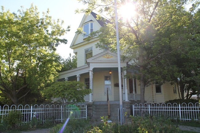 Building Photo - 3803 Military St