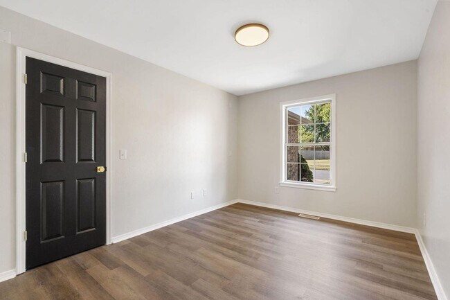 Building Photo - Newly Remodeled! | 4 Bedroom | 2 Bathroom ...