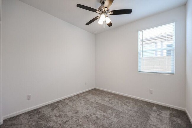 Building Photo - Alamar Subdivision 5 Bedroom Home For RENT!