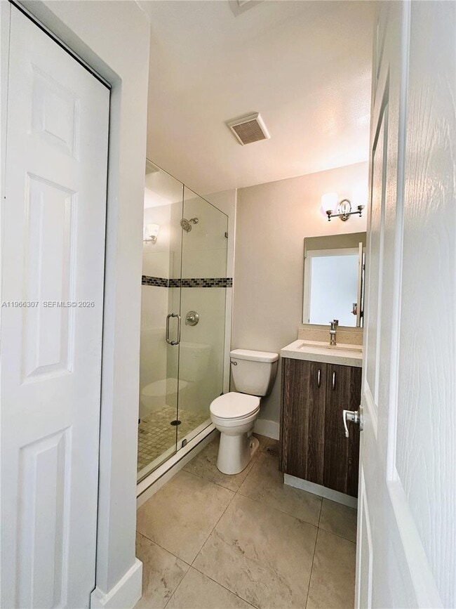 Building Photo - 842 SW 14th Ave