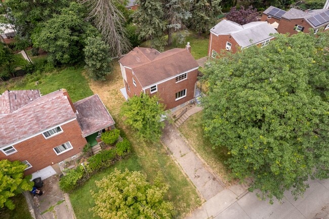 Building Photo - 947 Brintell St