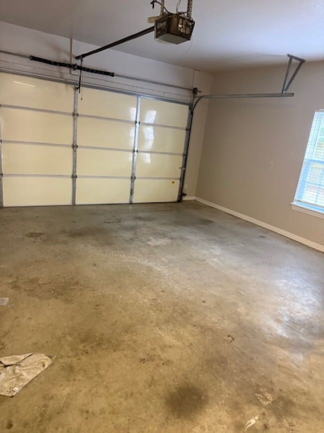 Building Photo - Nice home in west Fayetteville
