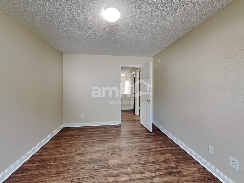 Building Photo - 6737 Amber Springs Way