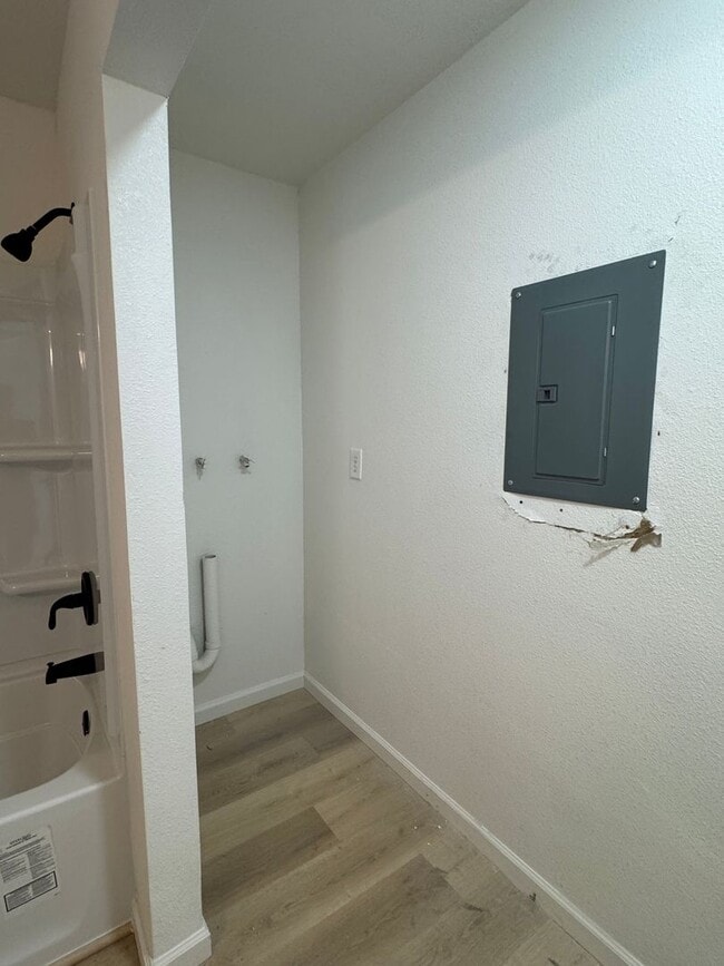 Building Photo - Completely Remodeled Three Bed, Two Bath D...