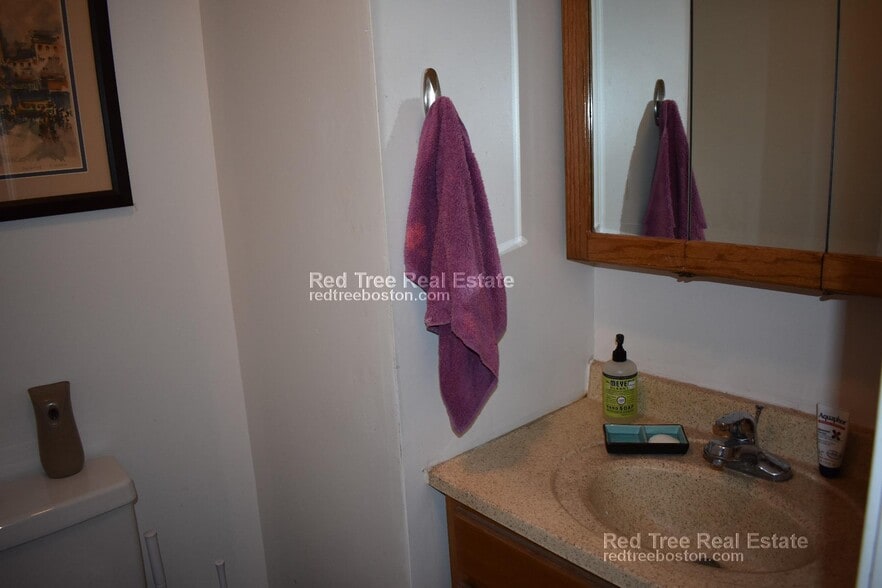 Building Photo - 33 Egremont Rd