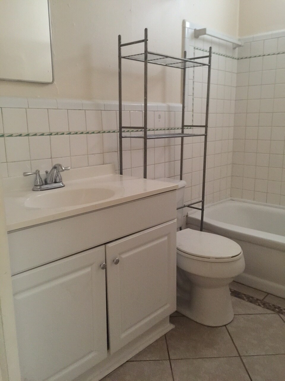 Building Photo - 1812 Dante St