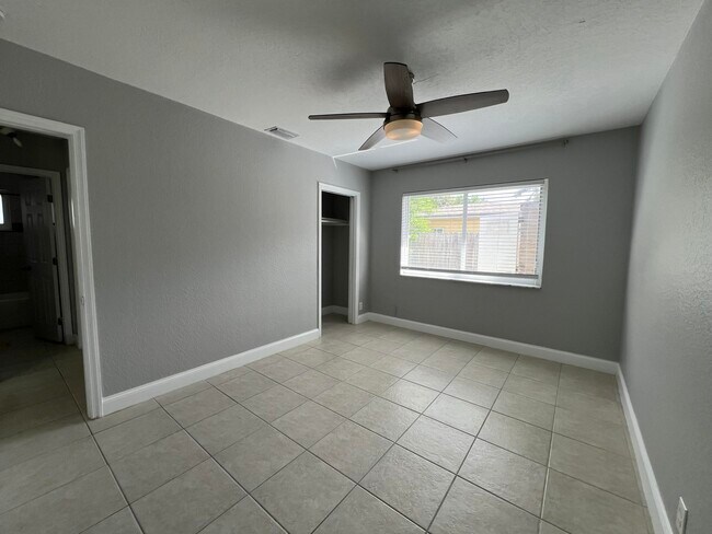 Building Photo - 113 Edwards Ln