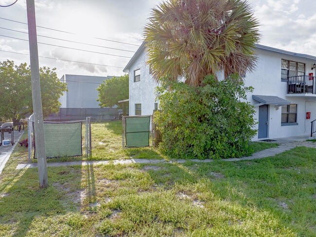 Building Photo - 8507 Sunset Dr