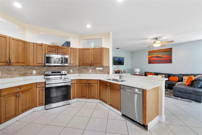 Building Photo - 3527 Chesapeake Cir