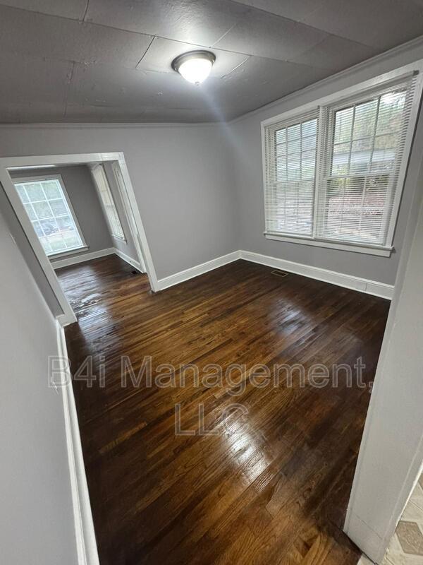 Building Photo - 771 Beaumont Cir