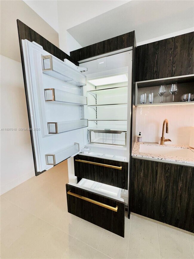 Building Photo - 159 NE 6th St