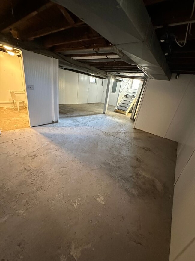 Building Photo - 1003 Clinton Ave