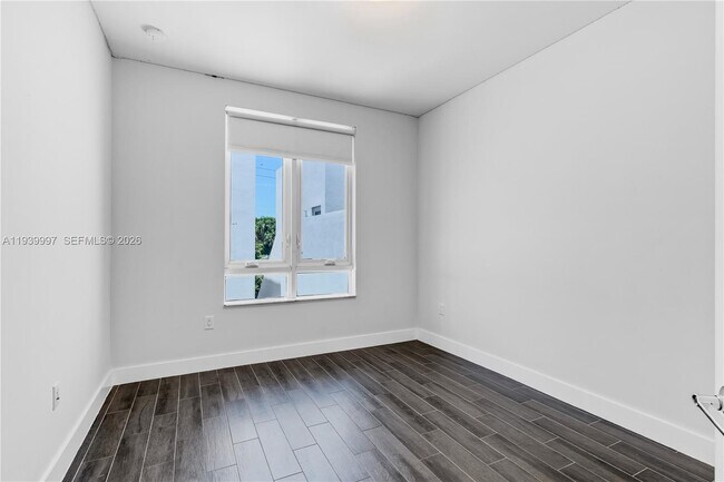 Building Photo - 6410 NW 105th Pl