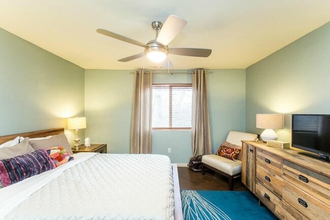 Building Photo - 41 Waller St