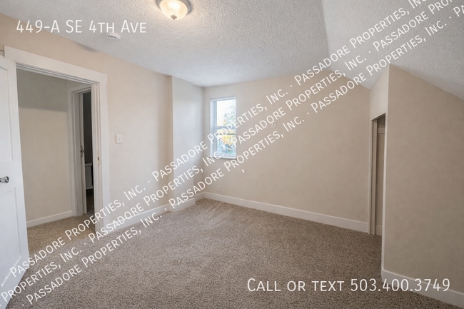 Building Photo - 449 SE 4th Ave