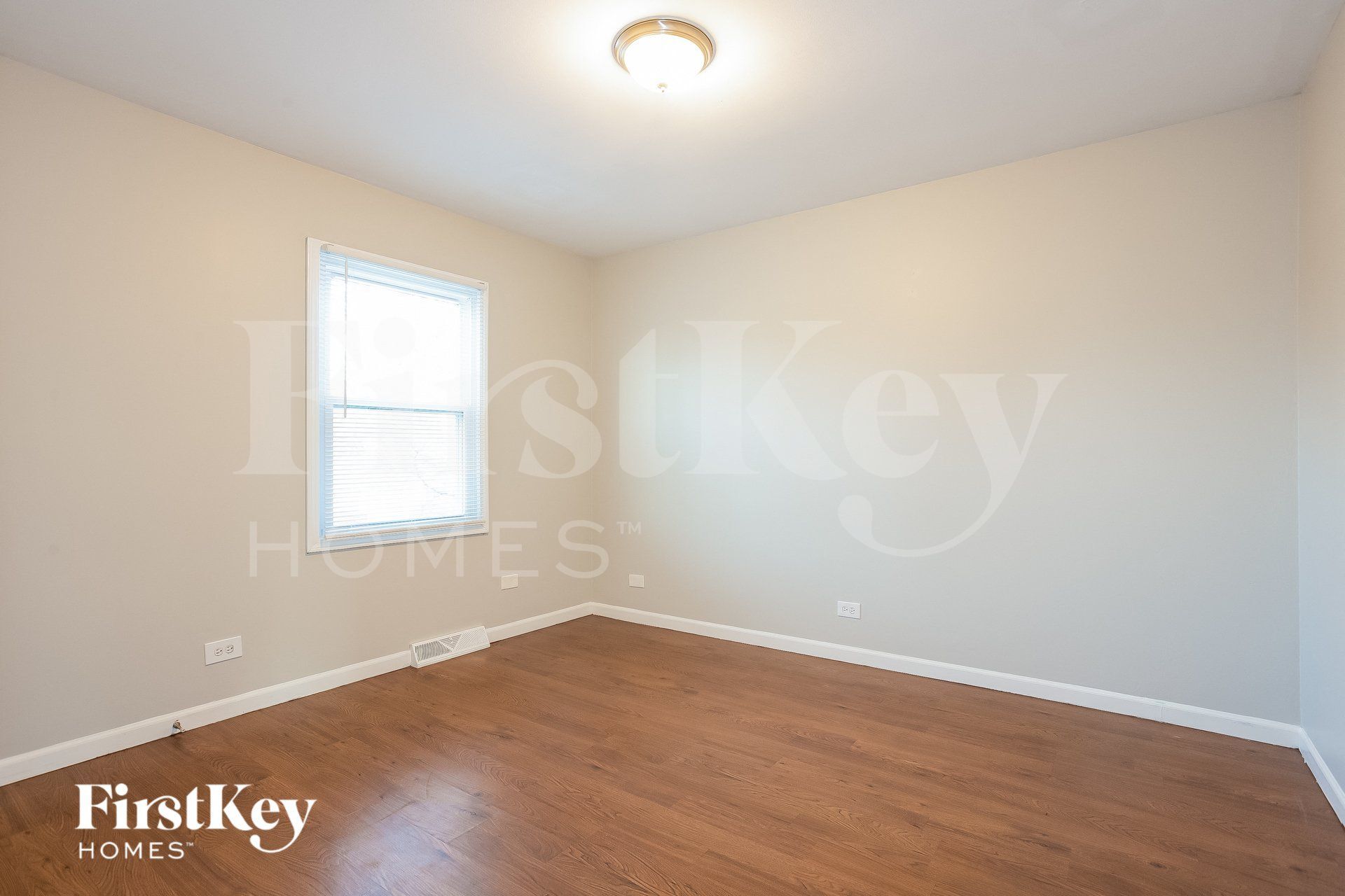 Building Photo - 565 Franklin Ave