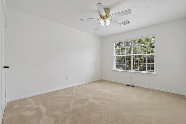 Building Photo - 2431 Parkwood Ln