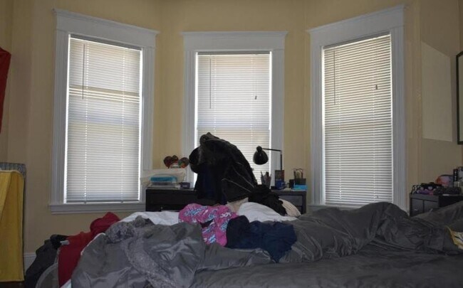 Building Photo - 4.0 bedroom in Somerville Massachusetts 02144