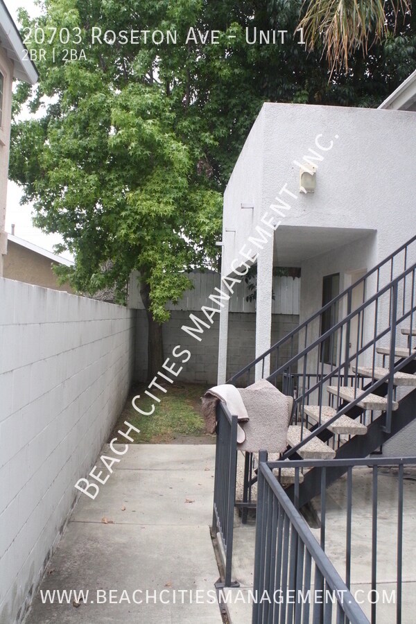Building Photo - 20703 Roseton Ave