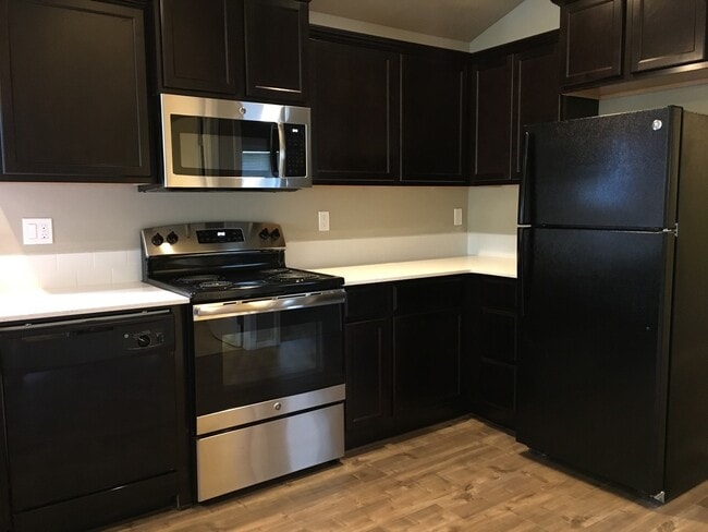 Building Photo - 608 N Trinity Way