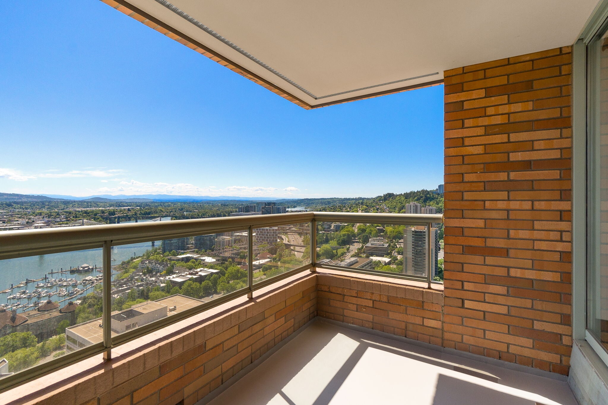 Building Photo - 1414 SW 3rd Ave