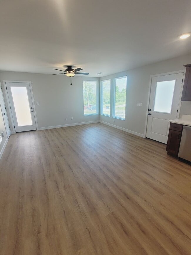 Building Photo - 4604 Alan Ln