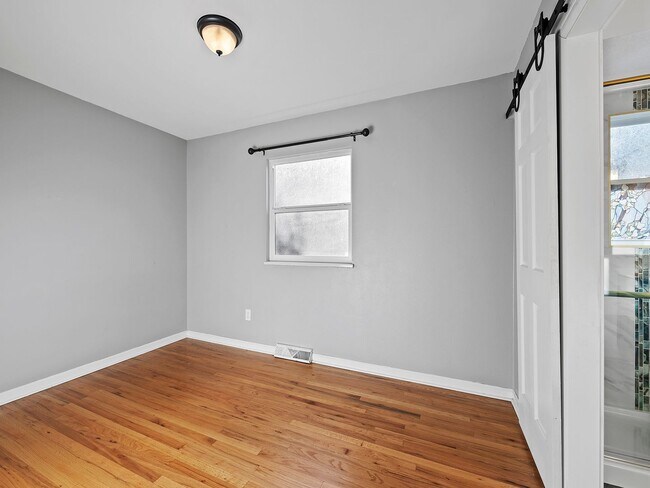 Building Photo - Amazing 4 Bed 2 Bath Home- Fort Collins, CO!