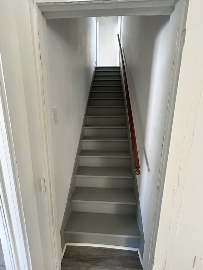 Building Photo - 301 Main St