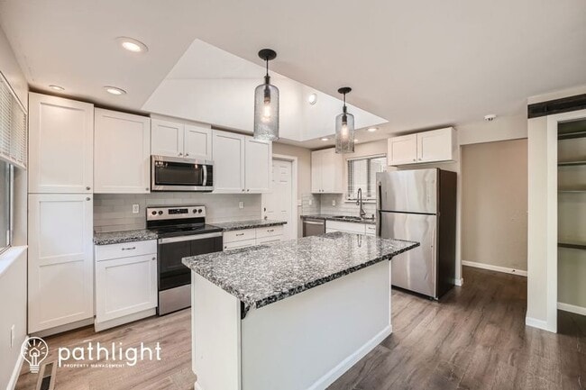 Building Photo - 8201 Woodbourne Dr SW
