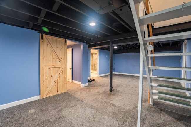 Building Photo - 5011 McCausland Ave