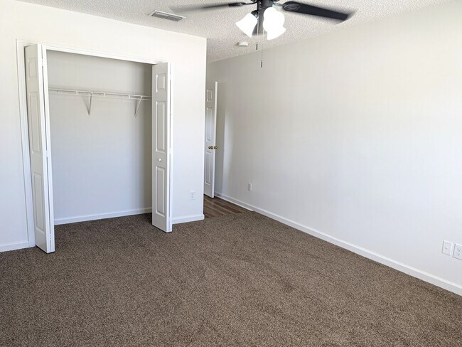 Building Photo - 130 Plantation Point Dr