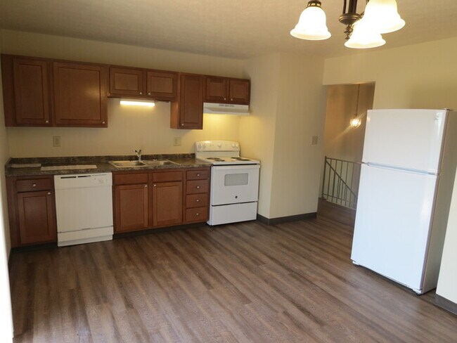 Building Photo - new rental in reynoldsburg schools