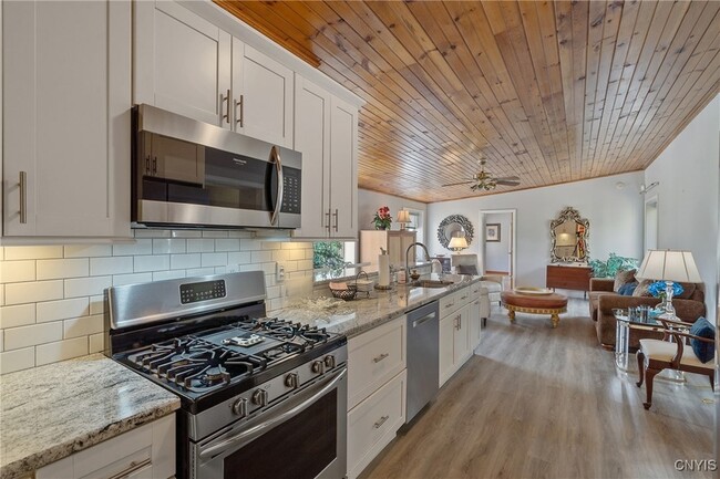 Building Photo - 1131 Marlyn Park Dr