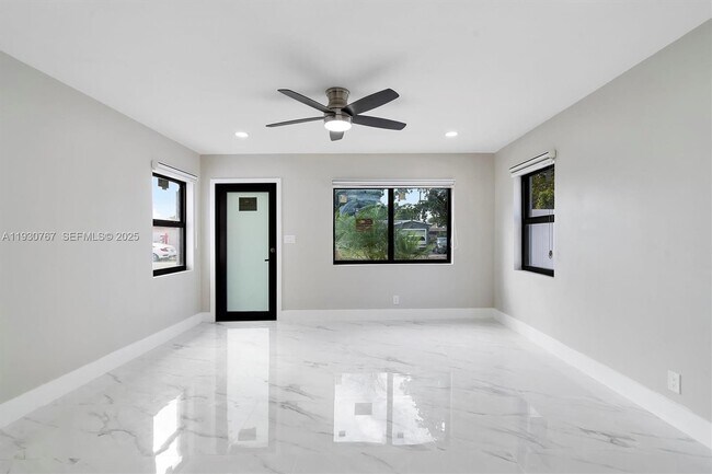 Building Photo - 1815 N 27th Ave