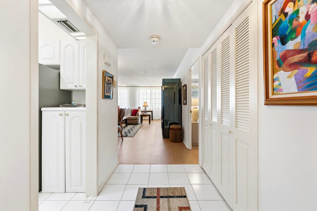 Building Photo - 3475 S Ocean Blvd