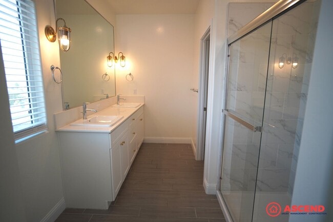 Building Photo - 4 Bedroom House in Gossamer Grove!