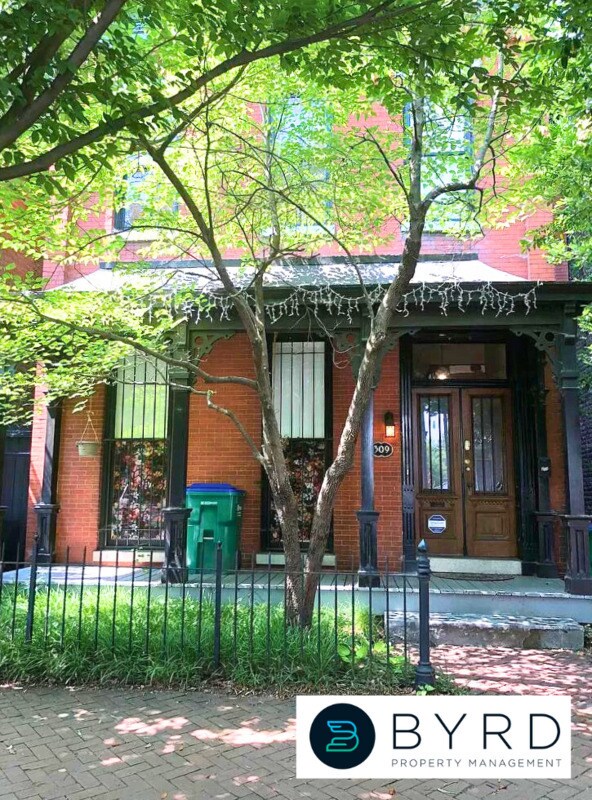 Primary Photo - 309 W Marshall St