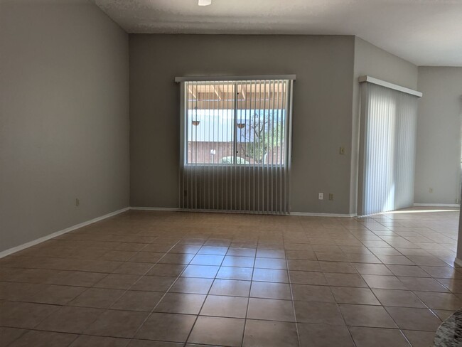 Building Photo - Oro Valley Rental