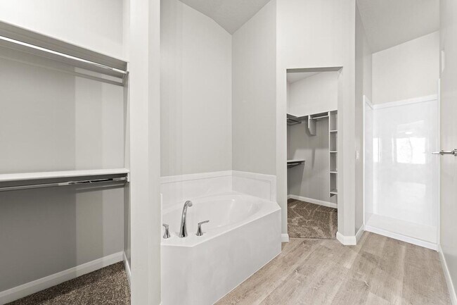 Building Photo - 2120 E Yant Flt Dr