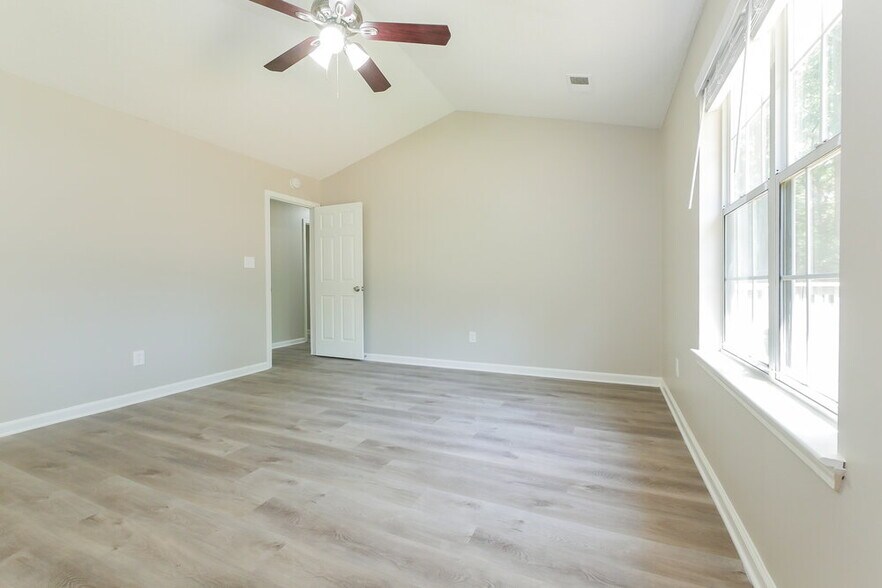 Building Photo - 1575 Elizabeth Ln