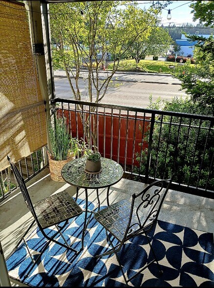 Building Photo - 720 NW 185th Ave