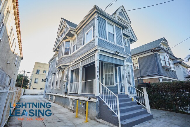 Building Photo - 1820 1/2 W 11th Pl-1D